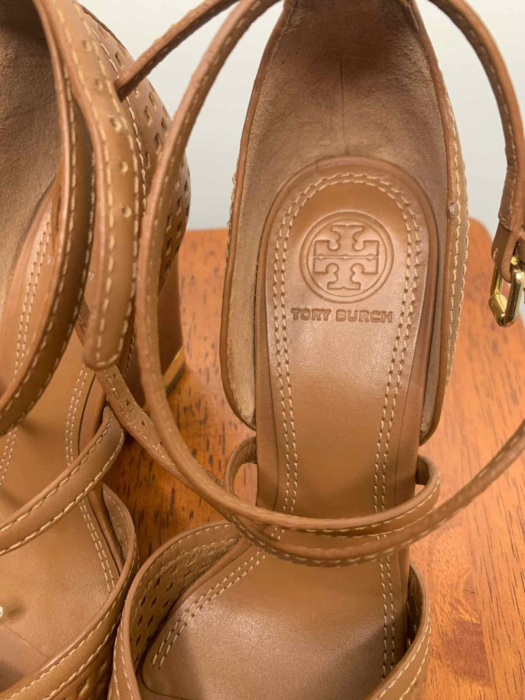 Tory Burch Brown W Shoe Size 5.5 wedge