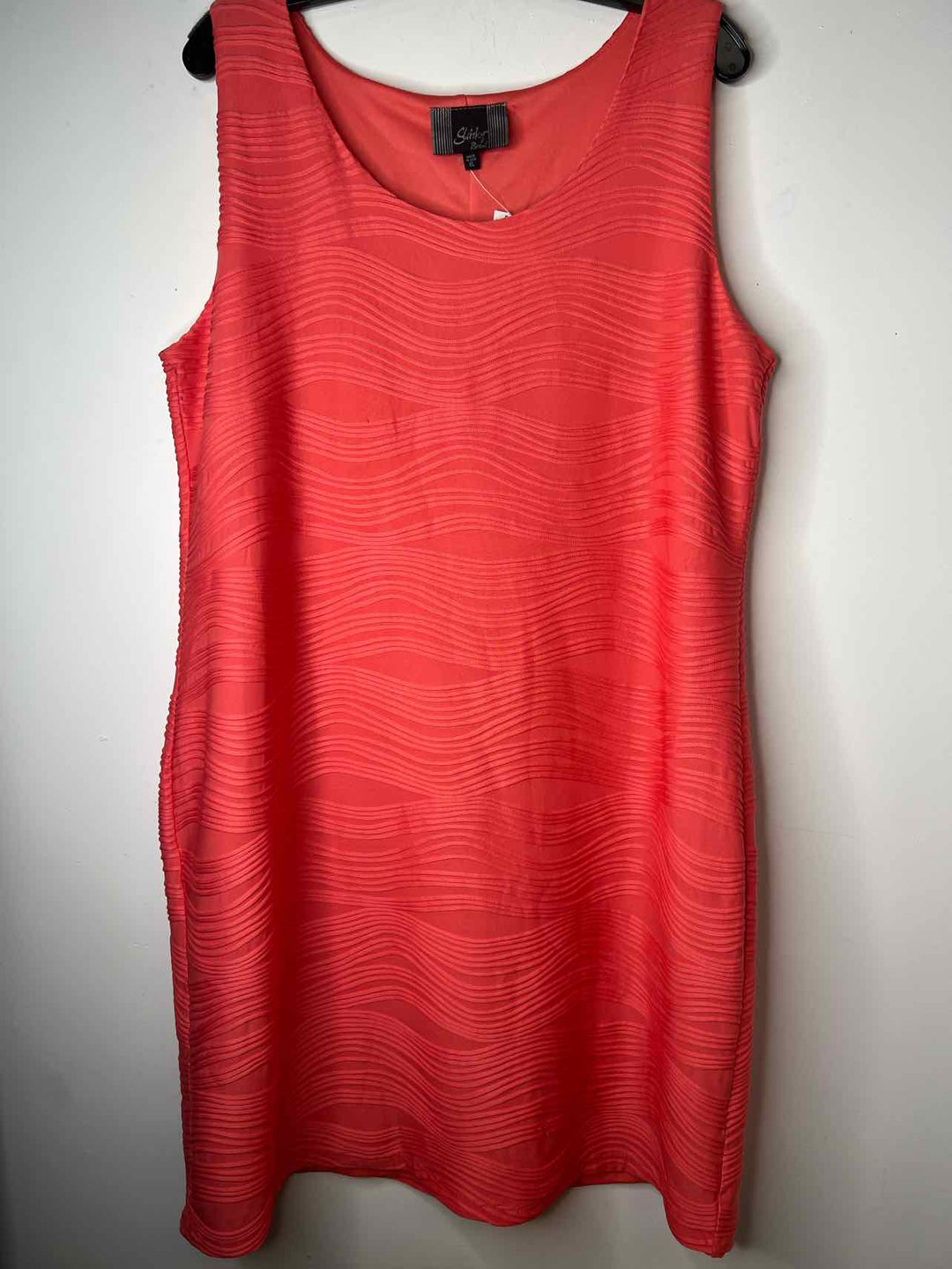 Women Size XL Slinky Brand Salmon sleeveless dress