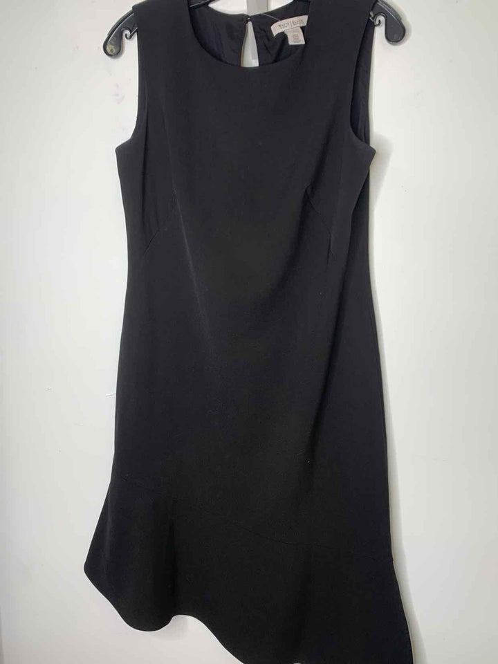 Women Size 6 White Black Market Black sleeveless dress