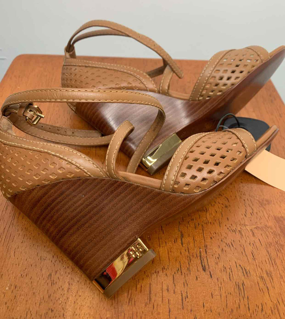 Tory Burch Brown W Shoe Size 5.5 wedge