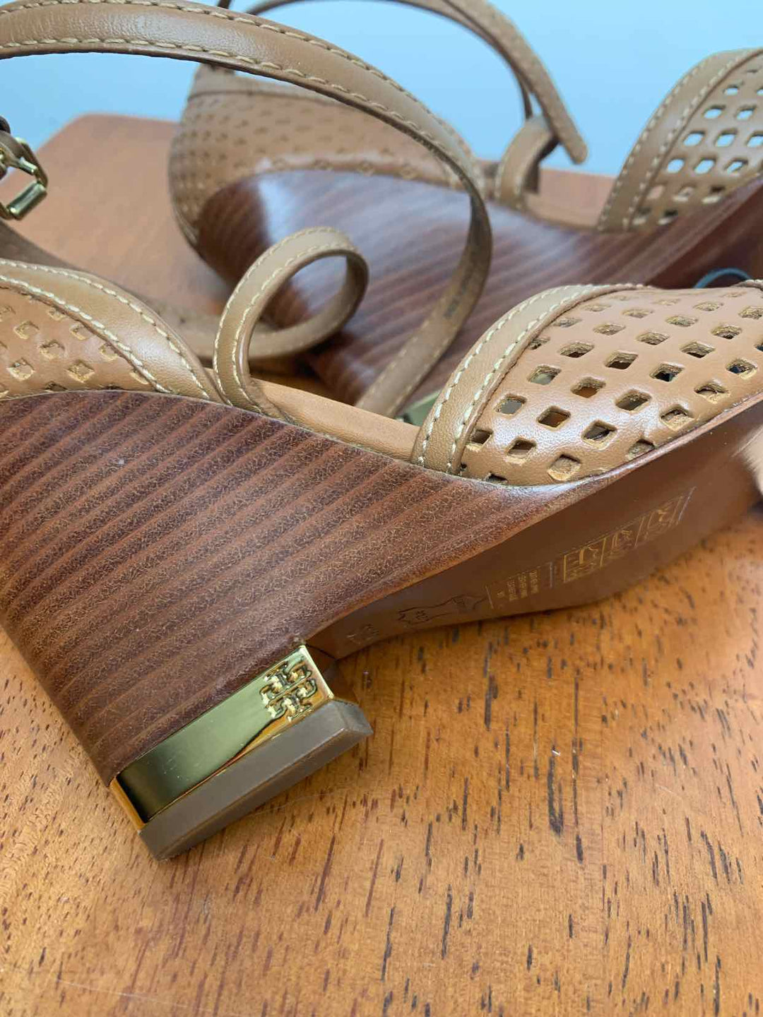 Tory Burch Brown W Shoe Size 5.5 wedge
