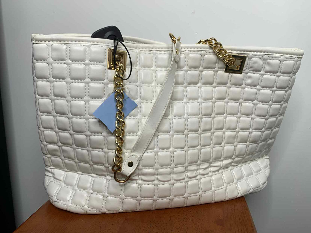 White shoulder bag