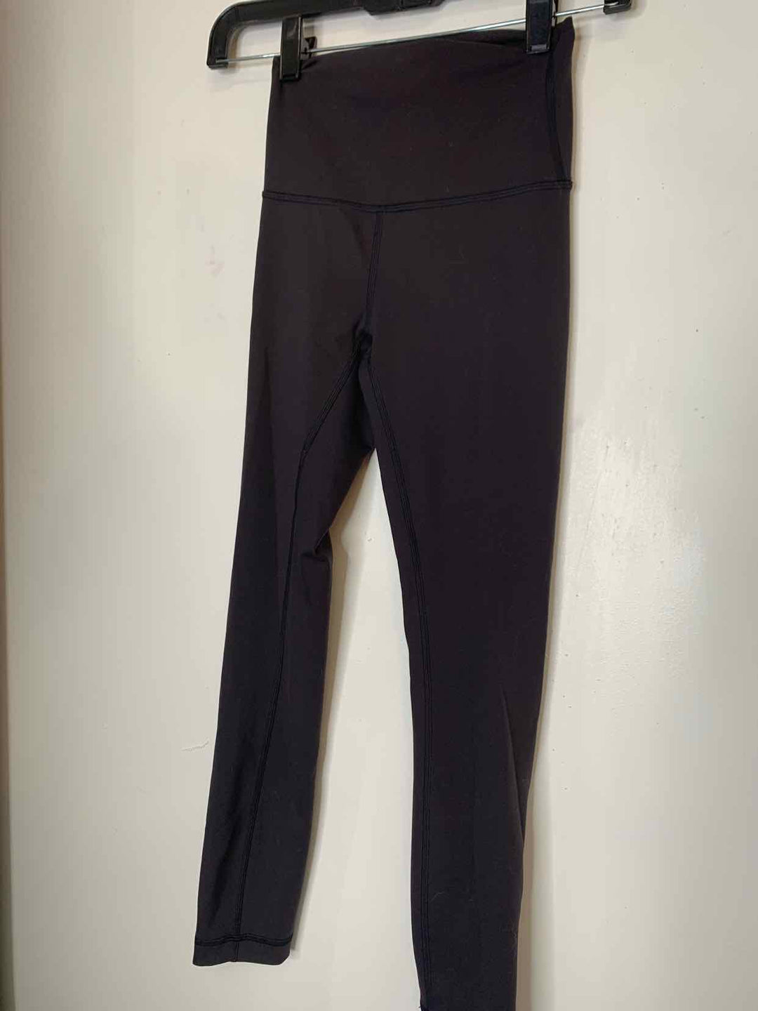 Women Size 2 Lululemon Black athletic pant