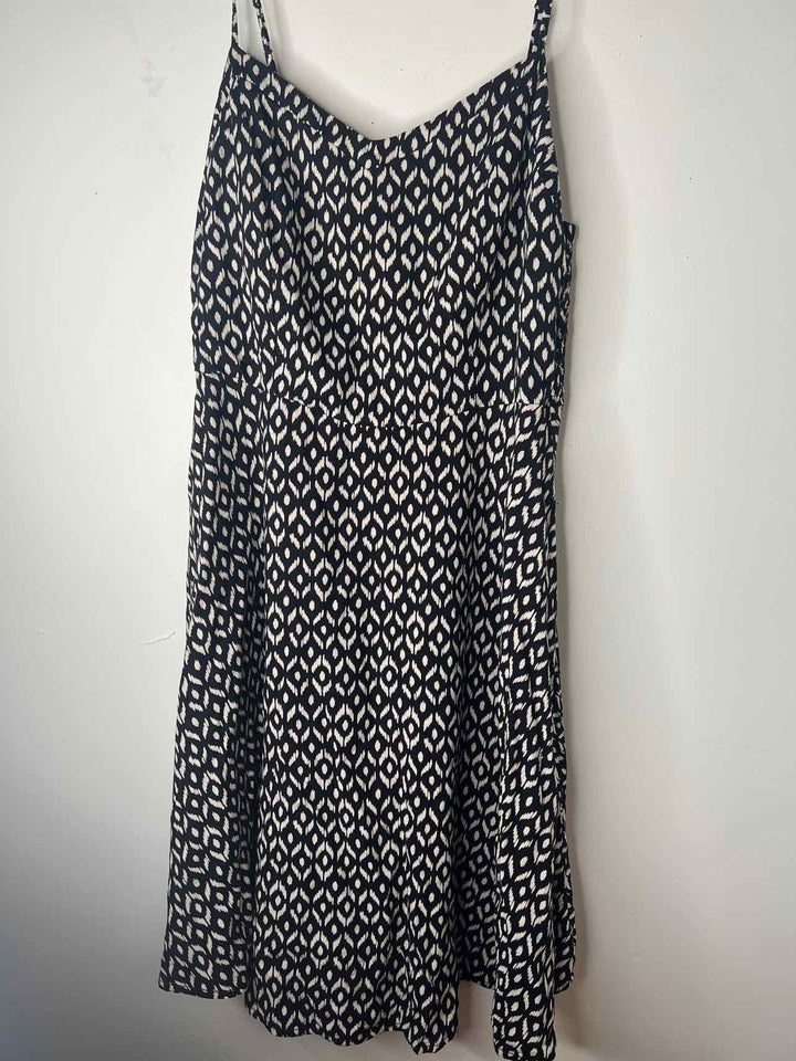 Women Size M Old Navy Black spaghetti strap dress