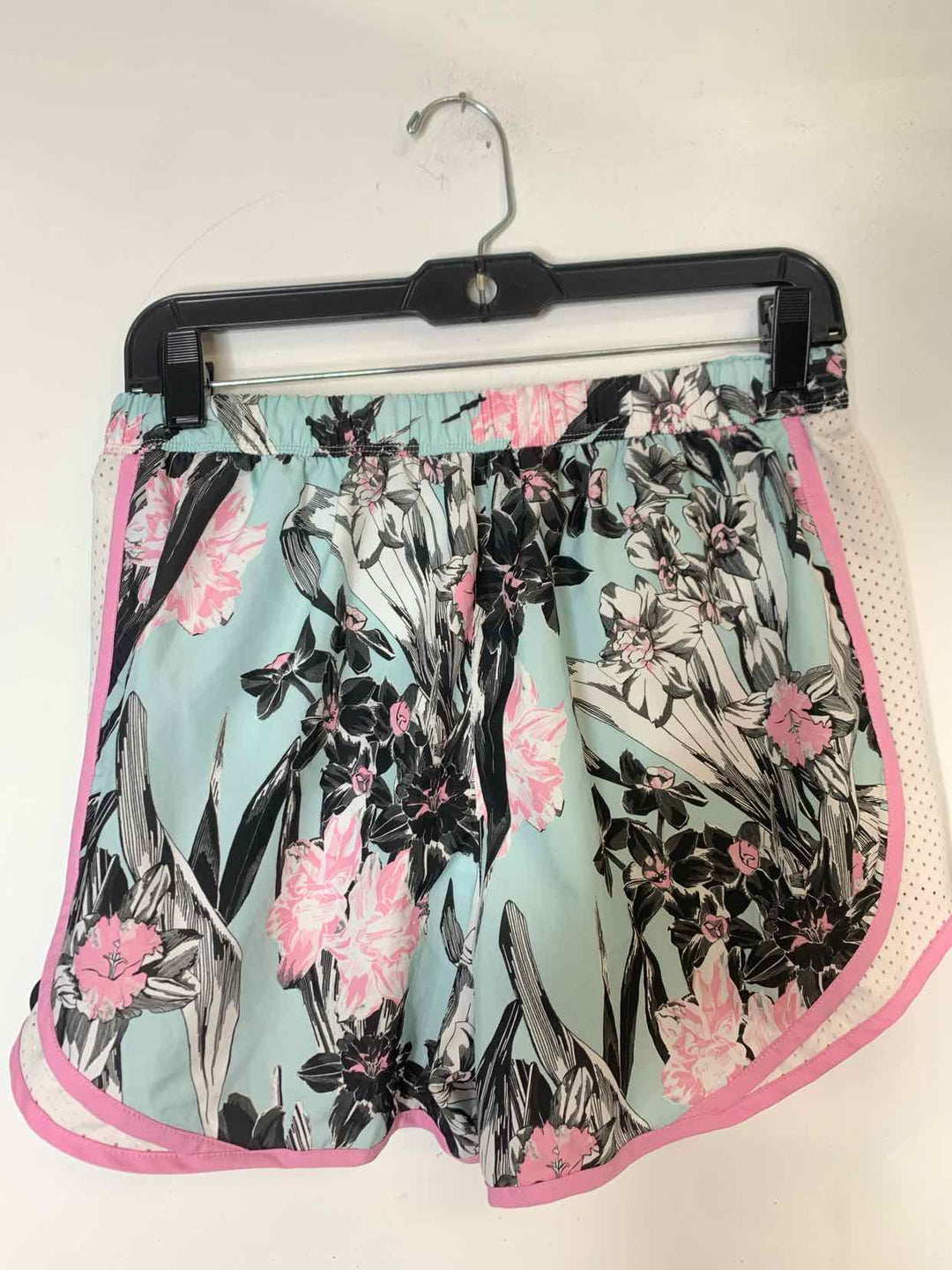 Women Size M Nike floral athletic short