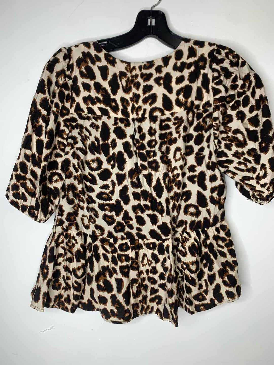 Monteau Women Size S Animal Print short sleeve crop top