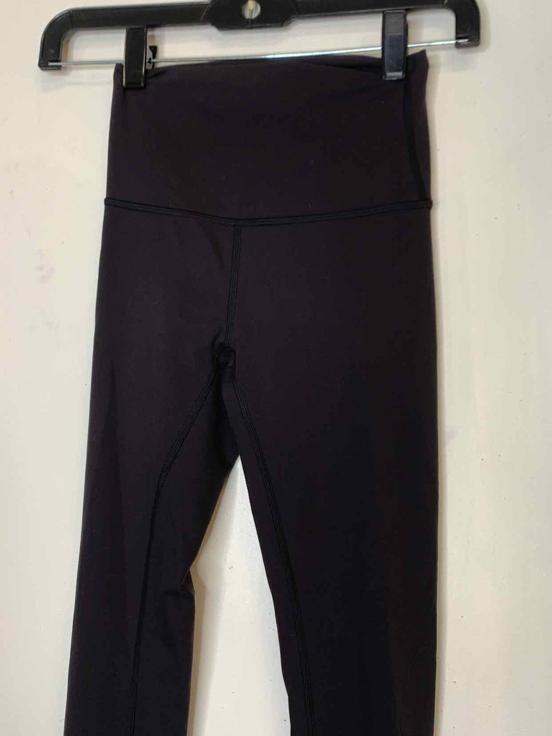 Women Size 2 Lululemon Black athletic pant