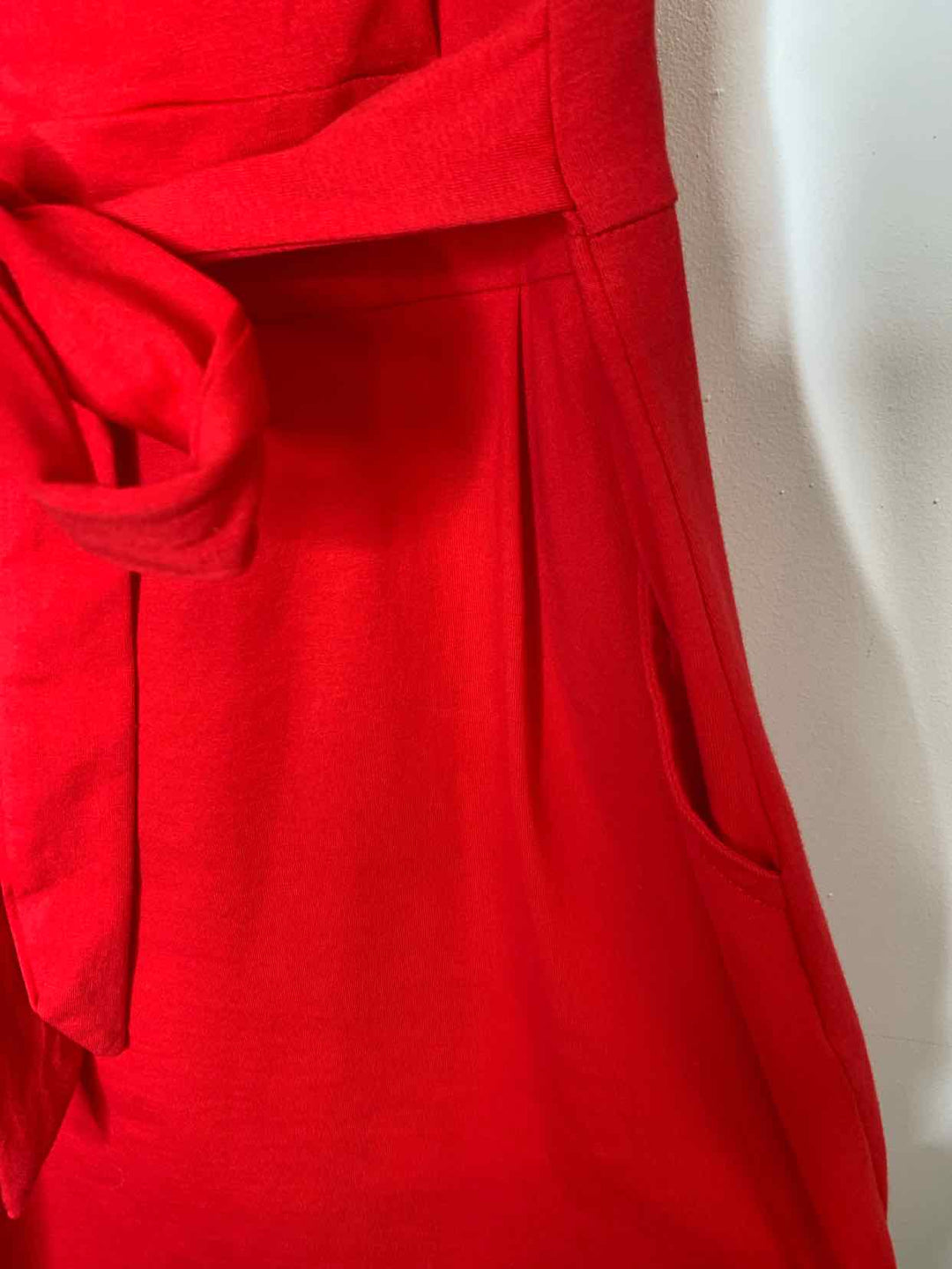 Women Size M Red sleeveless dress