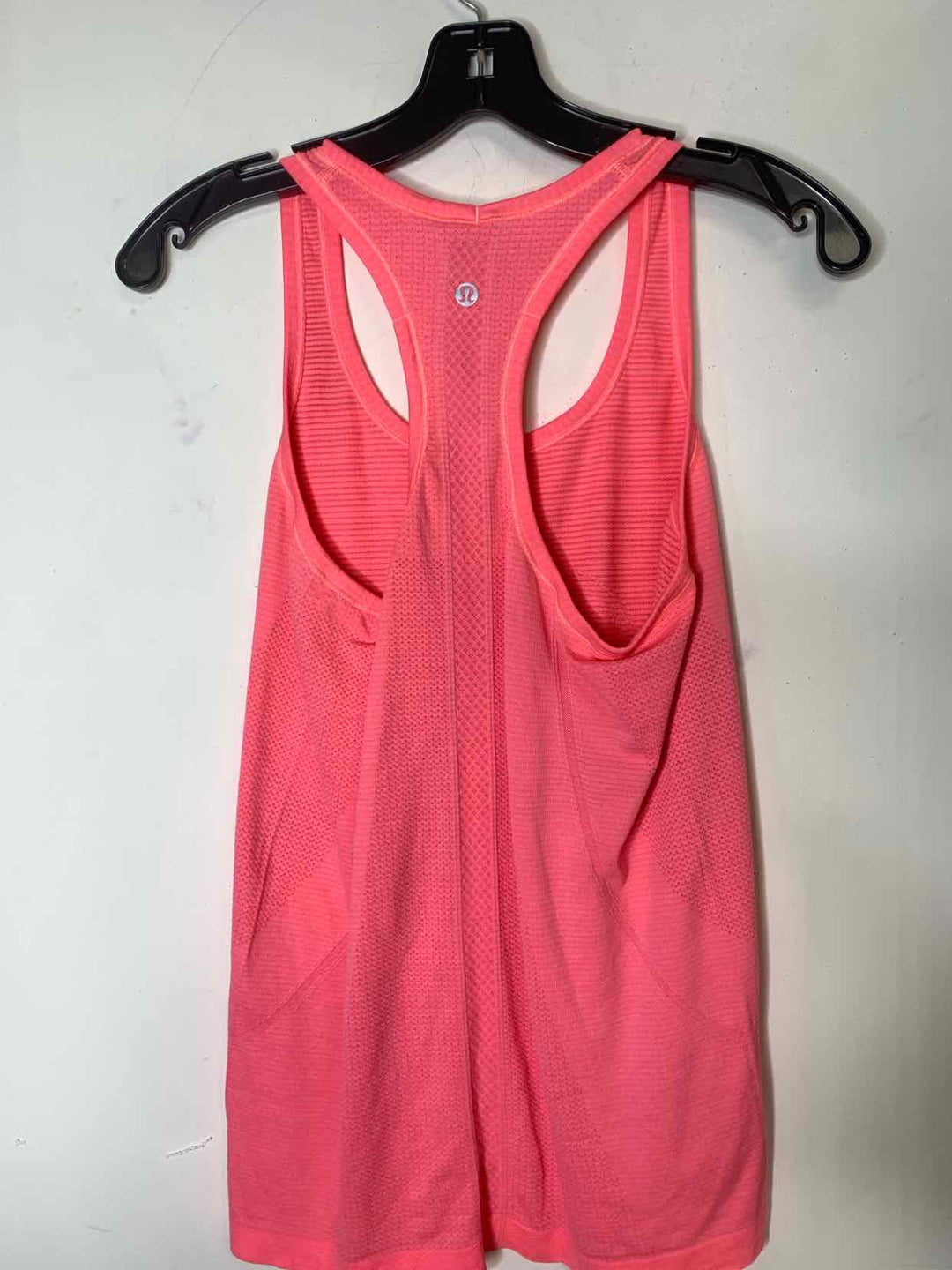 Lululemon Women Size M Pink athletic top