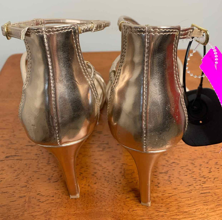 Brash Metallic W Shoe Size 6 high heel