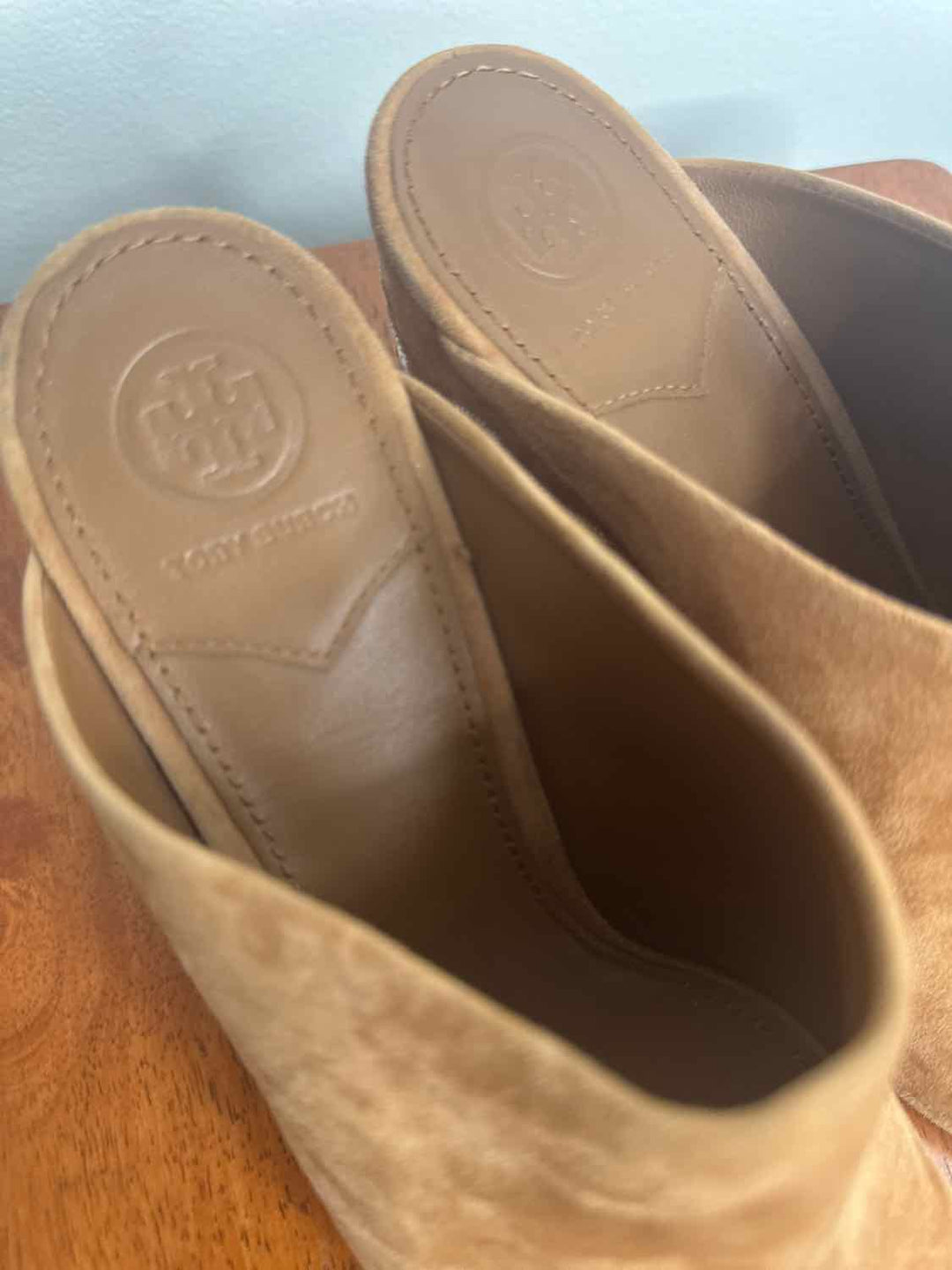 Tory Burch Shoe Size 9 Camel wedge