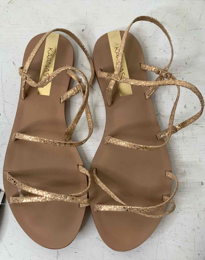 Kaanas gold W Shoe Size 6 flat sandal