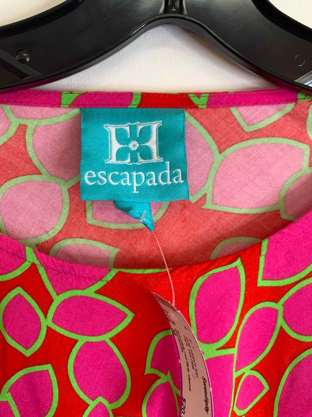 Escapada Women Size M Hot Pink long sleeve top