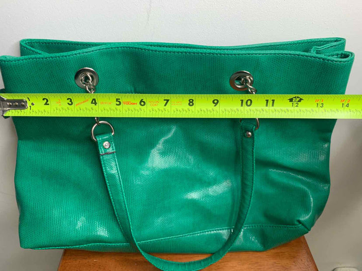 Green shoulder bag