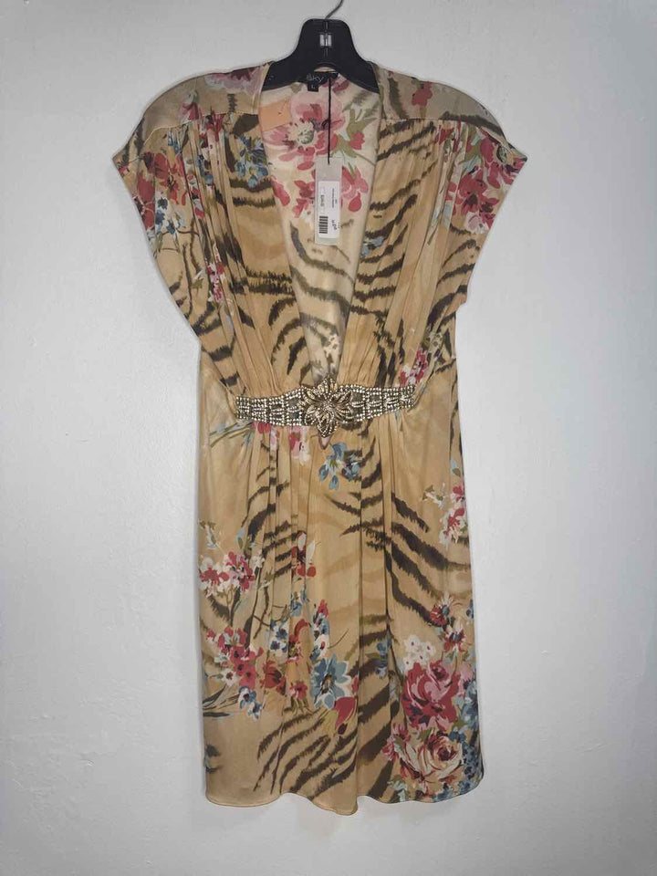 Sky Size L Multi-Color NWT short sleeve