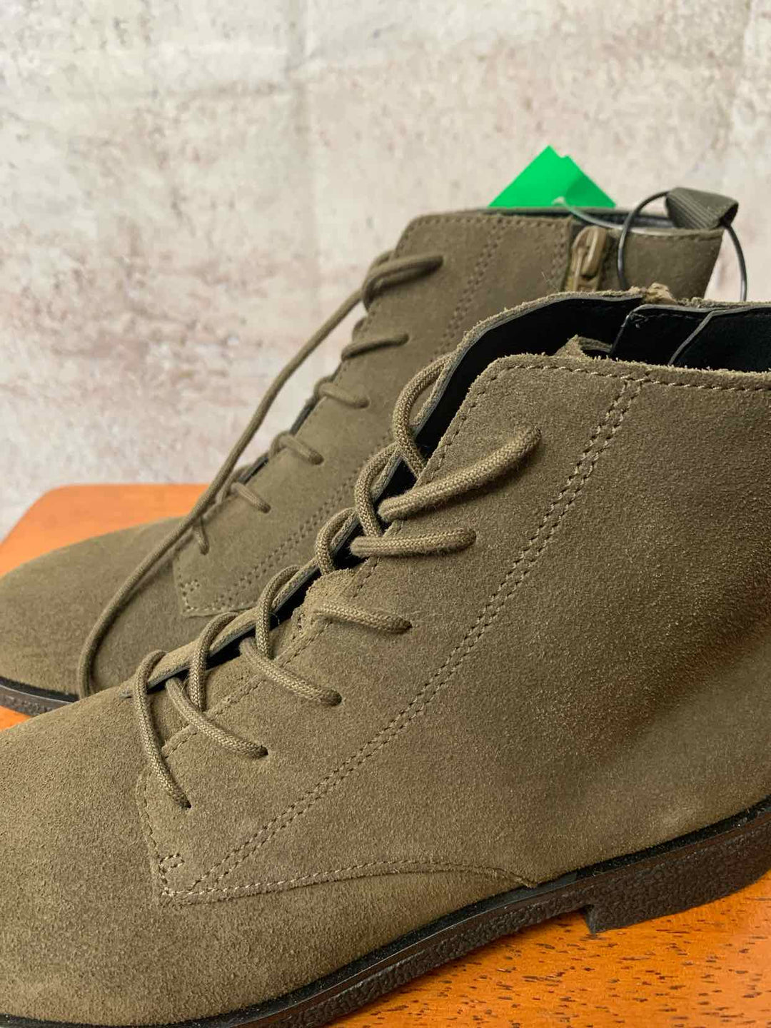 Clarks Olive W Shoe Size 6.5 ankle boots