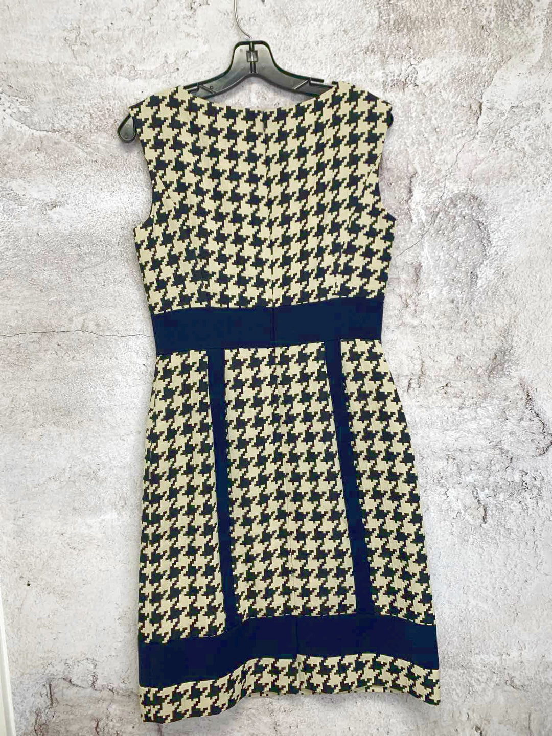 Alex Marie Size 4 Navy Beige sleeveless dress