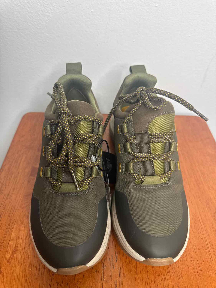 Clarks Olive W Shoe Size 6.5 athletic sneaker