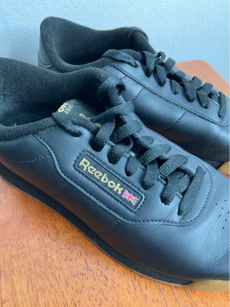 Reebok Shoe Size 8 Black athletic sneaker