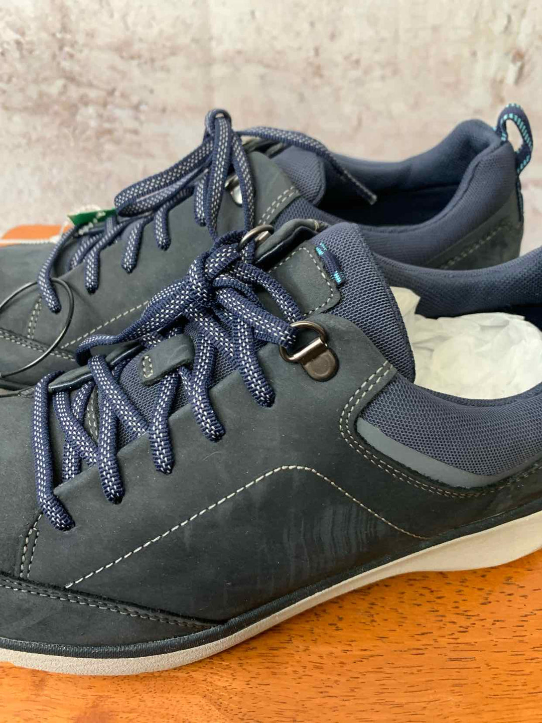 Clarks Navy W Shoe Size 10 athletic sneaker