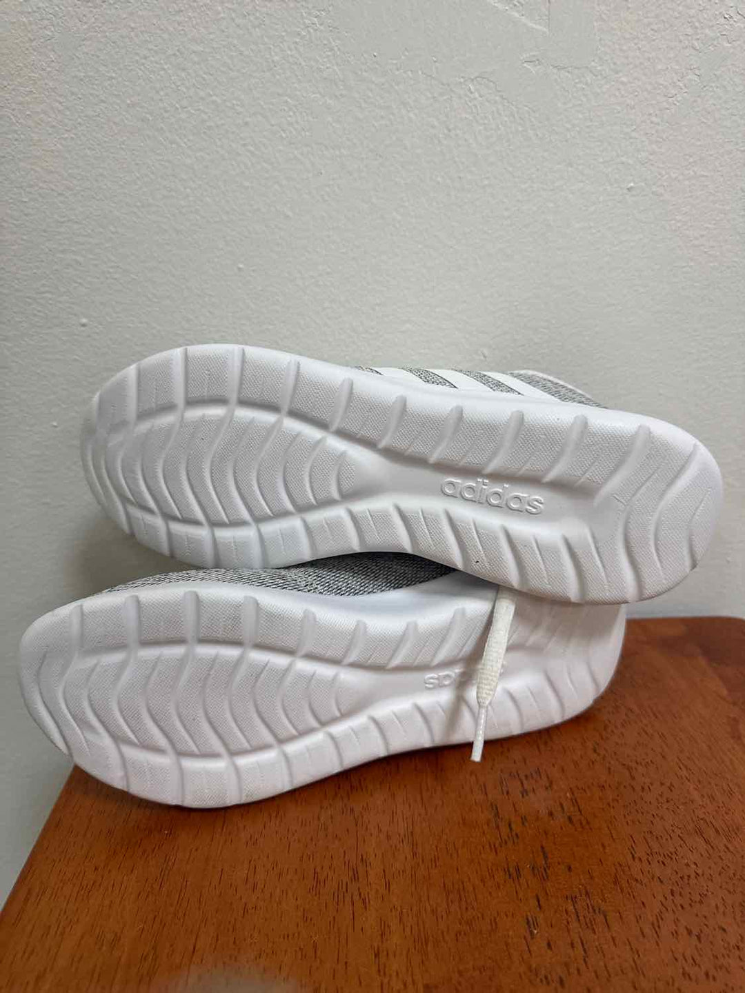 Adidas Shoe Size 8 Grey athletic sneaker