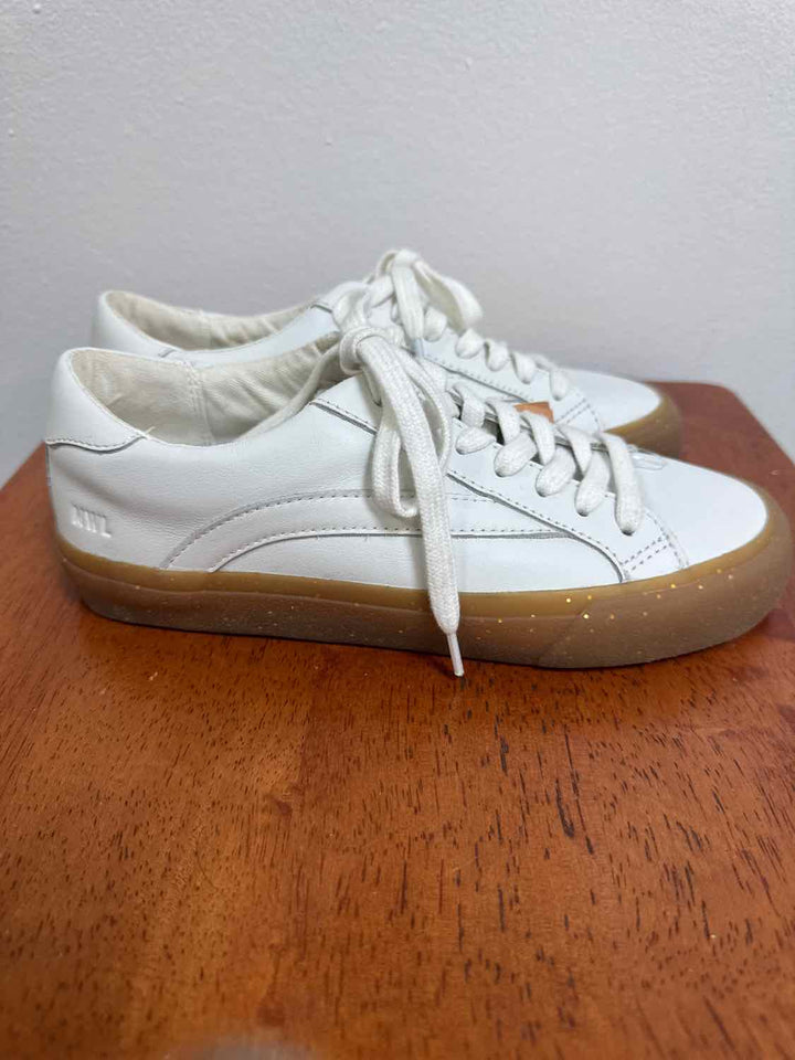 Madewell White W Shoe Size 5 athletic sneaker