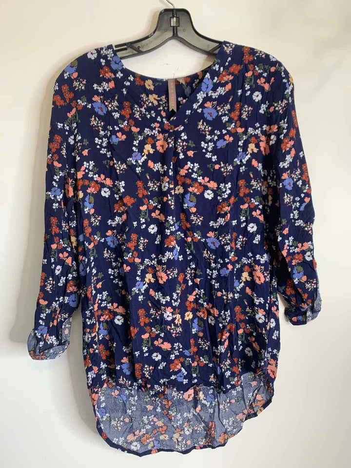 Brina & Em Women Size M Navy long sleeve top