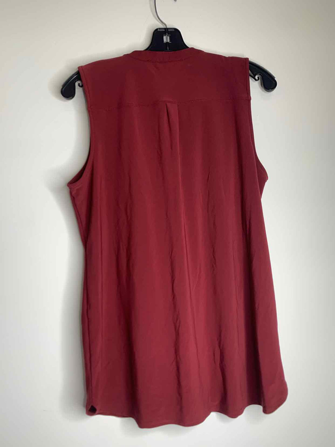 White Black Market Women Size M Burgundy sleeveless