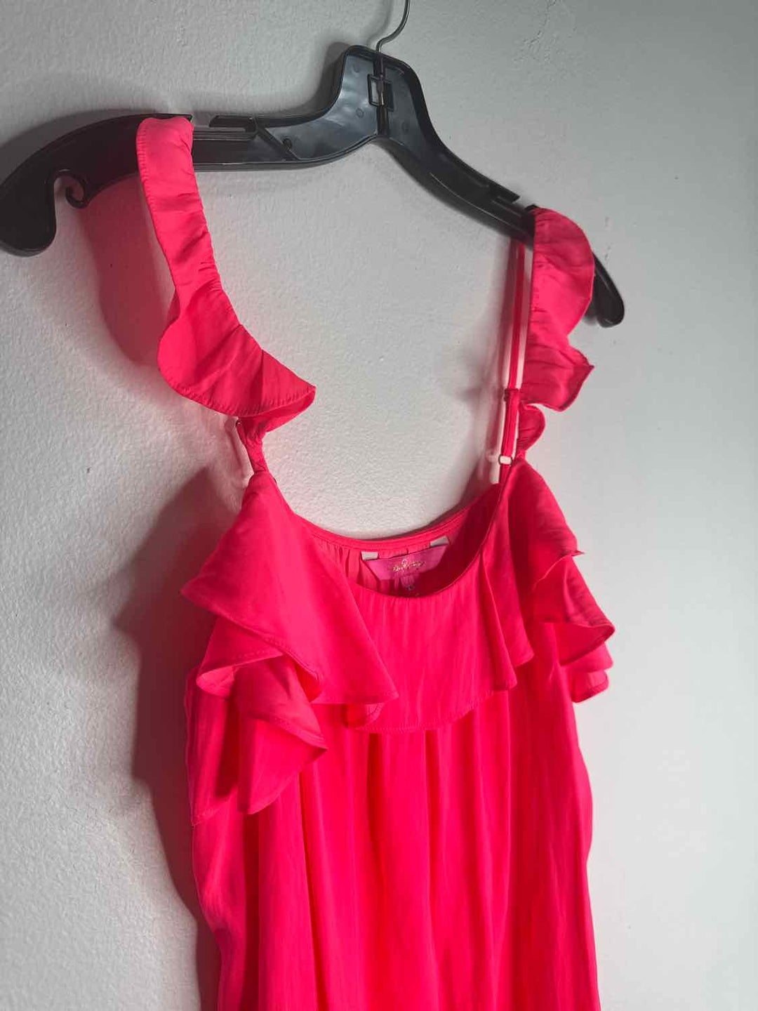 Lilly Pulitzer Size XS Hot Pink Scoop Neck spaghetti strap