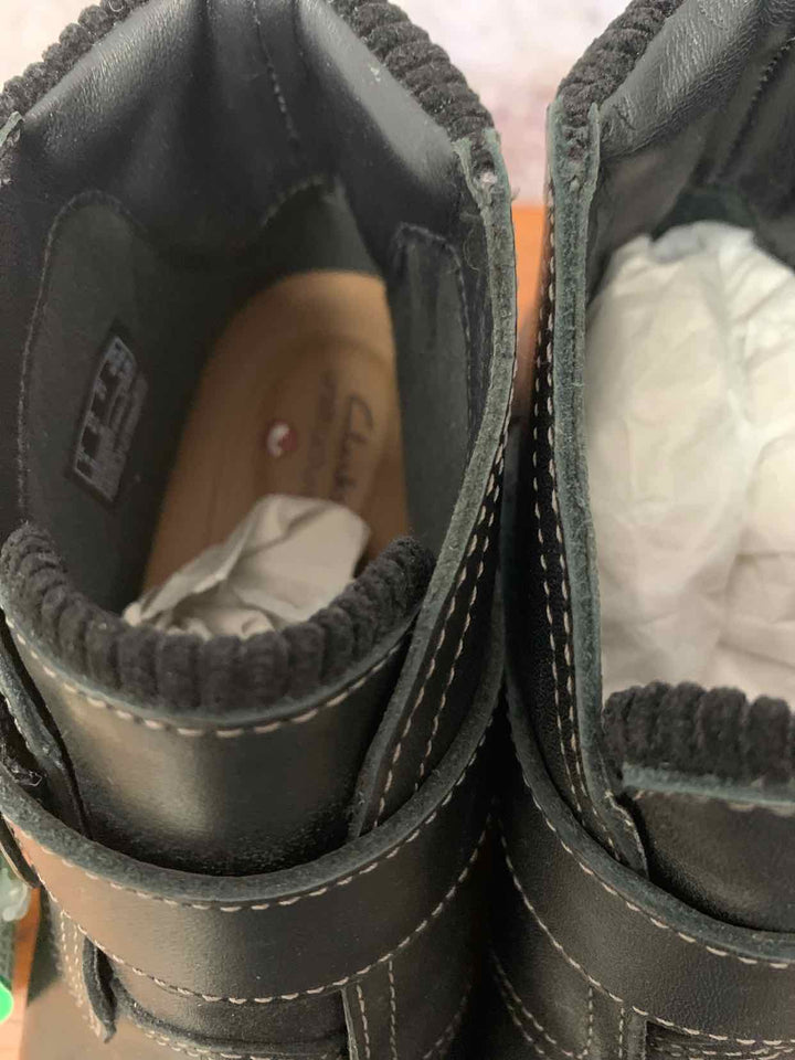 Clarks Black W Shoe Size 6.5 ankle boots