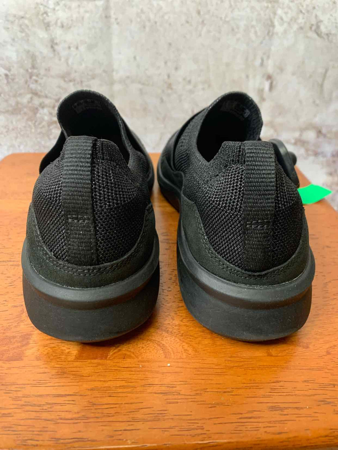 Clarks Black W Shoe Size 9.5 athletic sneaker