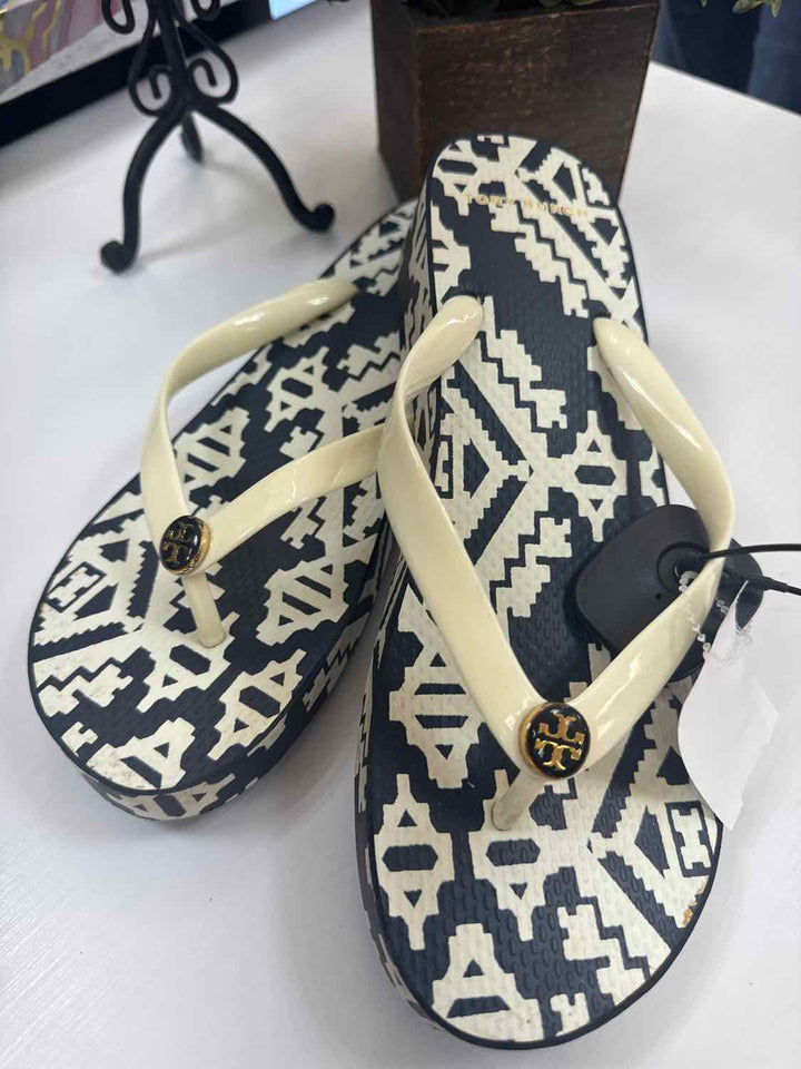 Tory Burch Shoe Size 9 White Print flip flop