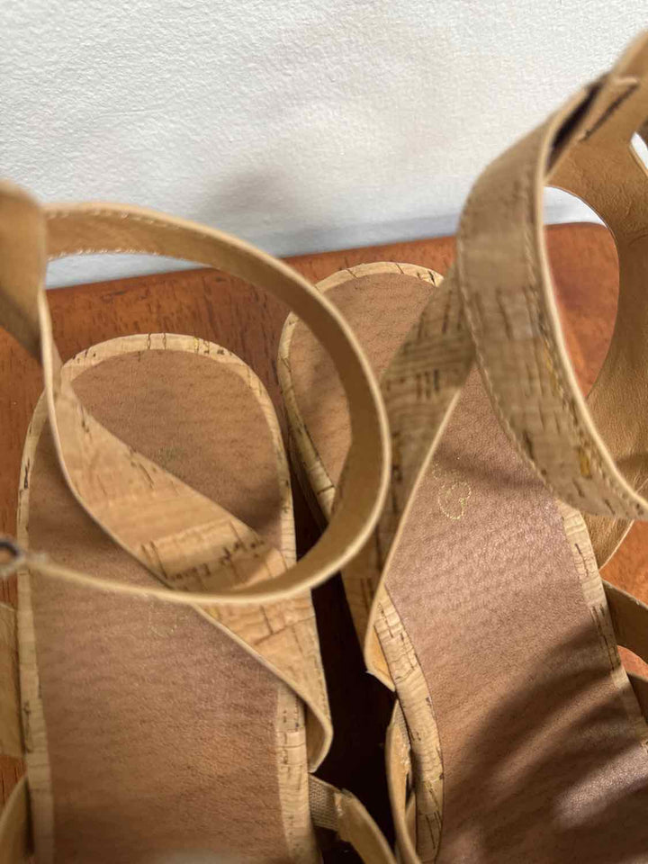 Baretraps Shoe Size 11 Camel medium heel