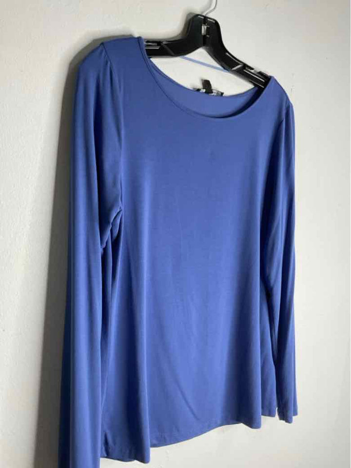 Cable & Gauge Size M Blue Scoop Neck long sleeve top