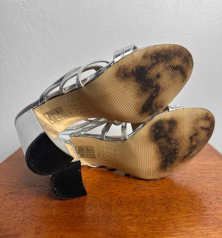 White Black Market silver W Shoe Size 7 medium heel