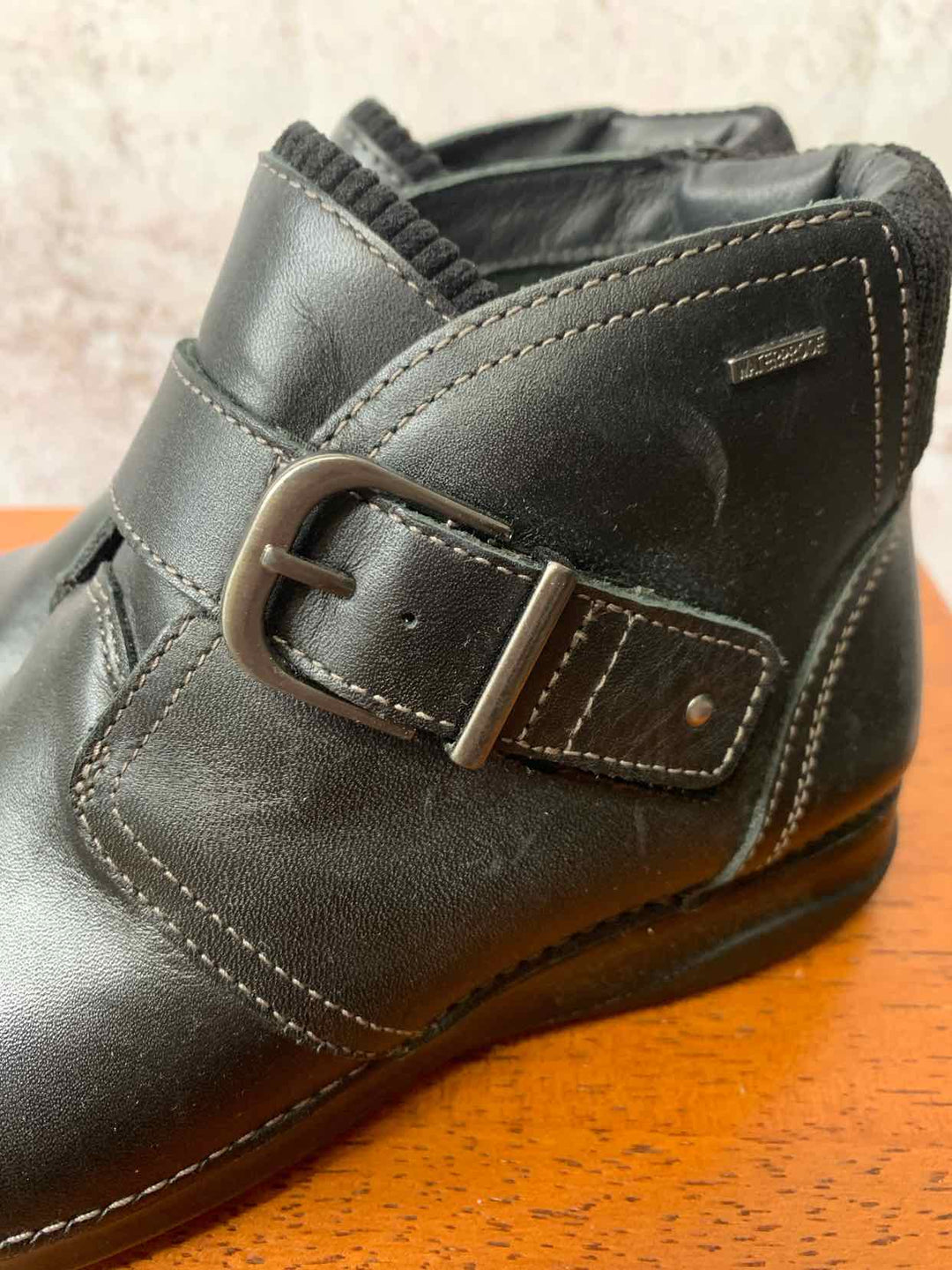 Clarks Black W Shoe Size 6.5 ankle boots
