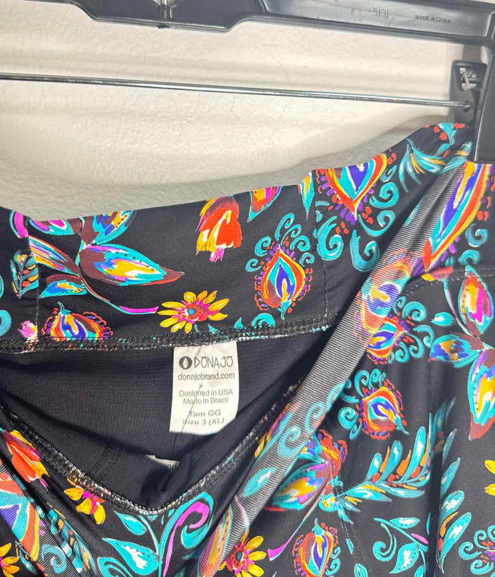 Dana Jo Size XL Multi-Color skort