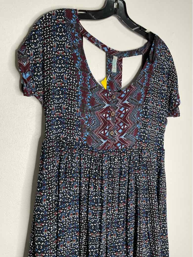 Free People Size XS Navy Burgundy short sleeve