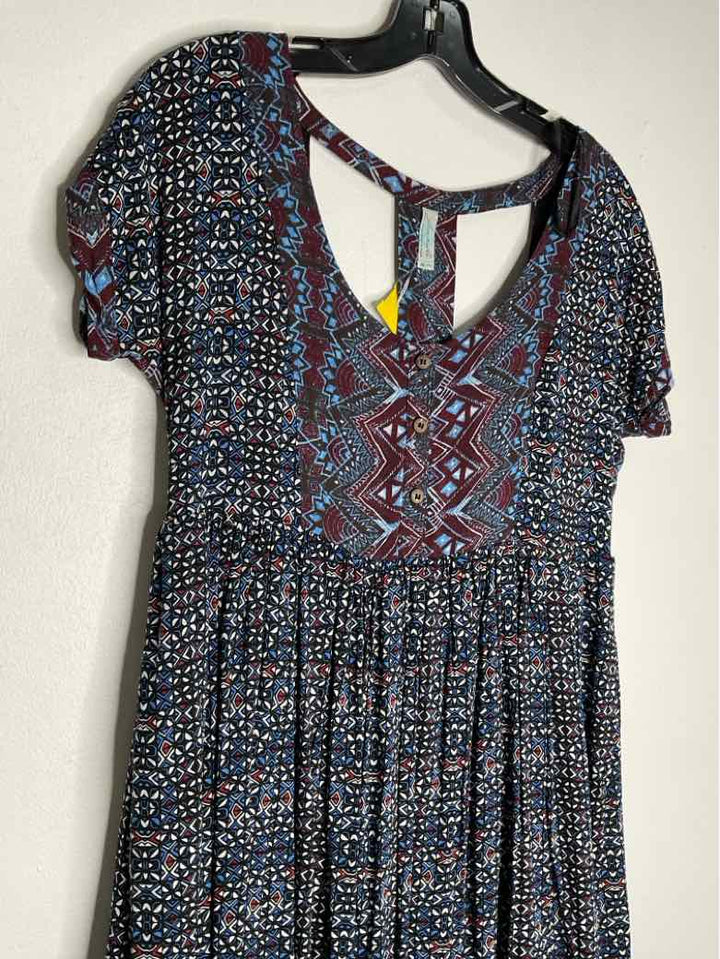 Free People Size XS Navy Burgundy short sleeve