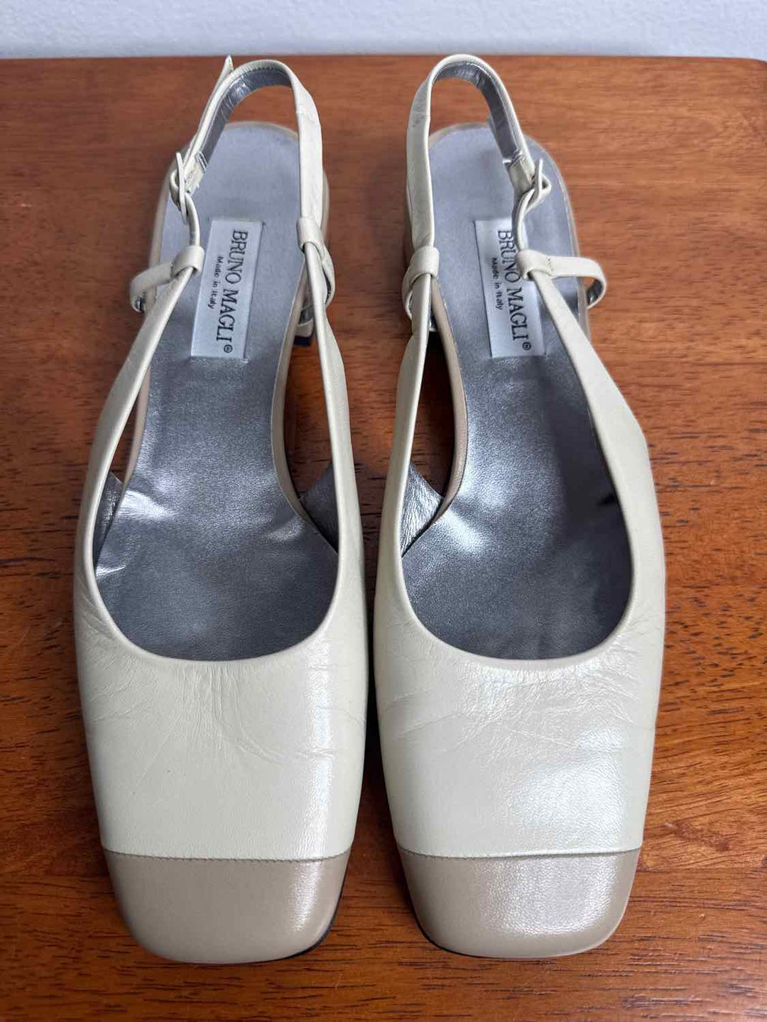 Bruno Magli tan W Shoe Size 6.5 flat shoe