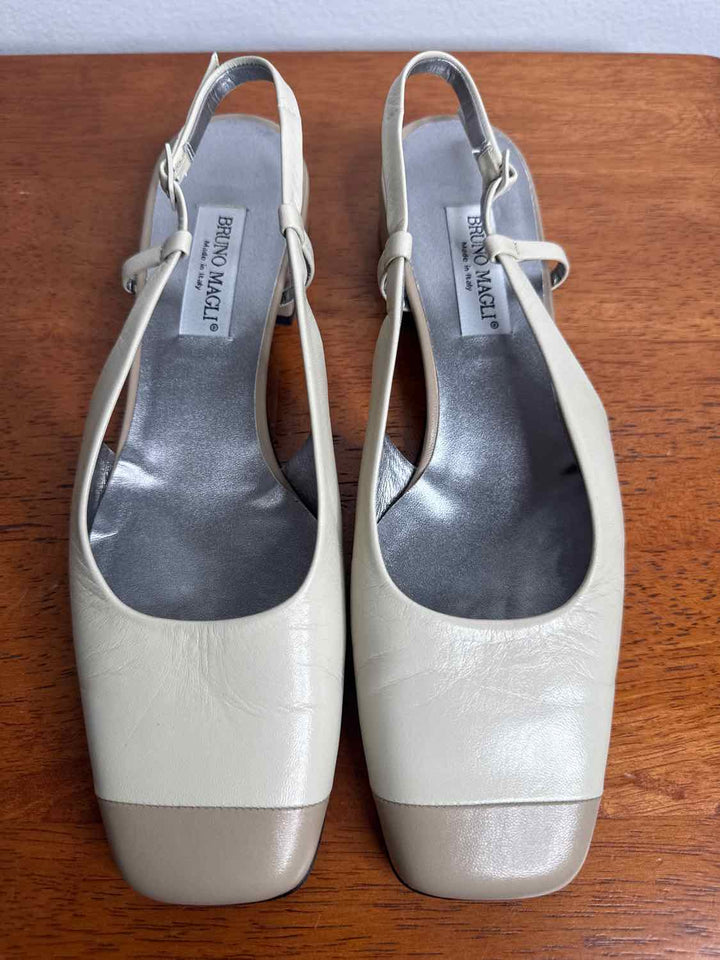 Bruno Magli tan W Shoe Size 6.5 flat shoe
