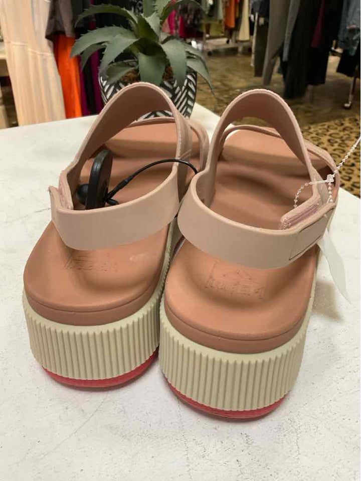 Reef Shoe Size 11 Pink sandal high