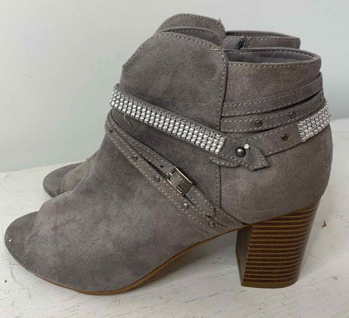 SO Grey W Shoe Size 7.5 ankle boots