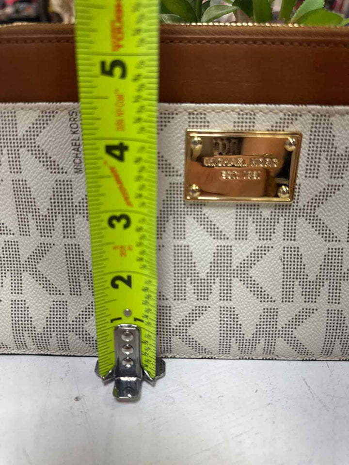Michael Kors Beige wristlet