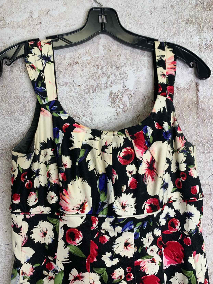 White Black Market Size 4 White sleeveless dress