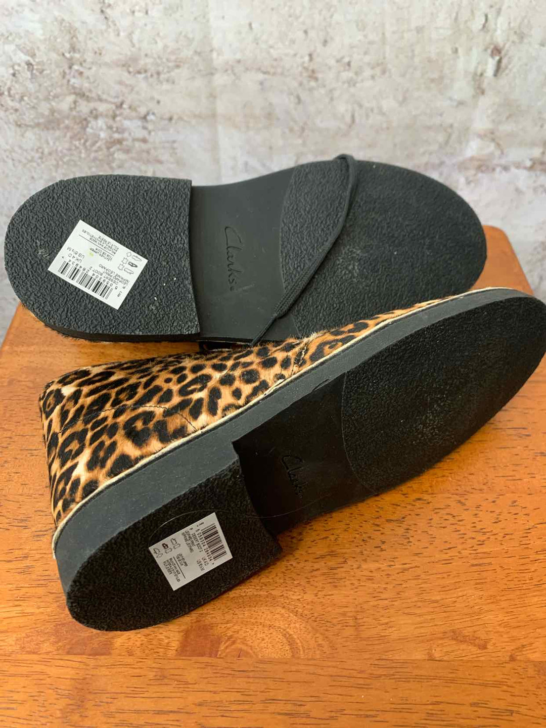 Clarks Animal Print W Shoe Size 6.5 ankle boots