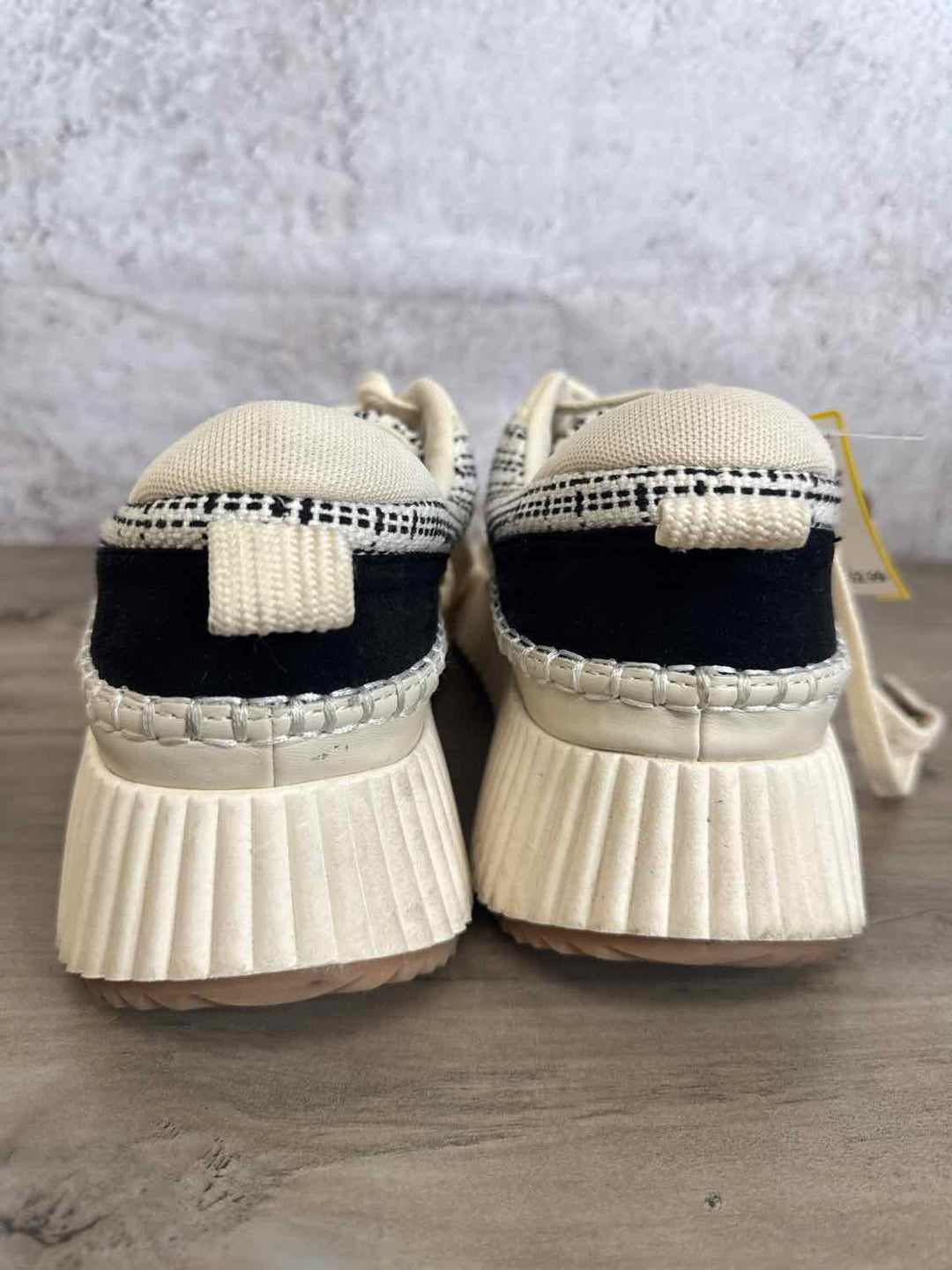 Dolce Vita Shoe Size 10 Beige athletic sneaker