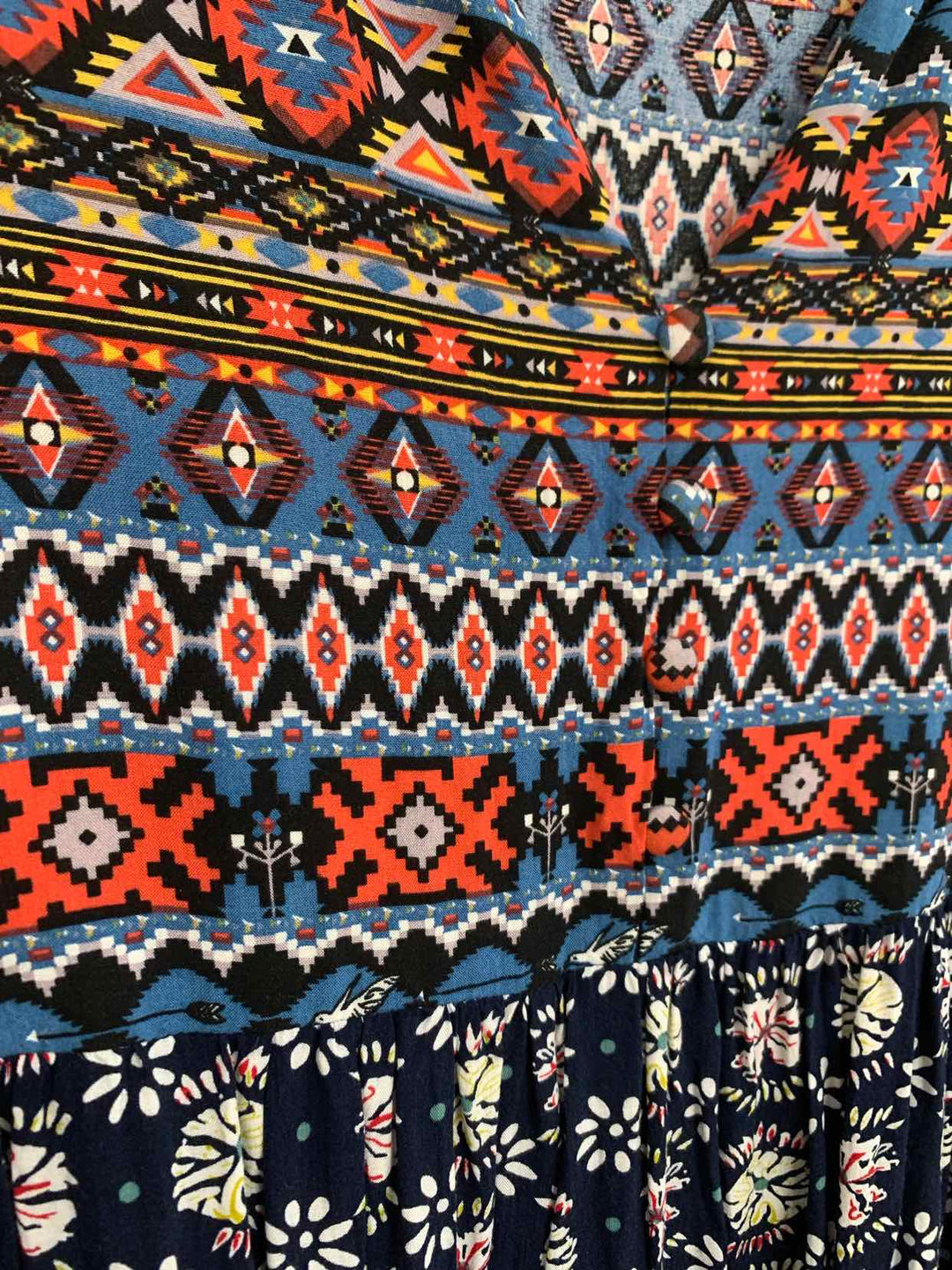 Umgee Size M Navy Aztec long sleeve top