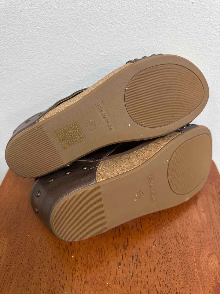 Dream Pairs Shoe Size 11 Camel medium heel