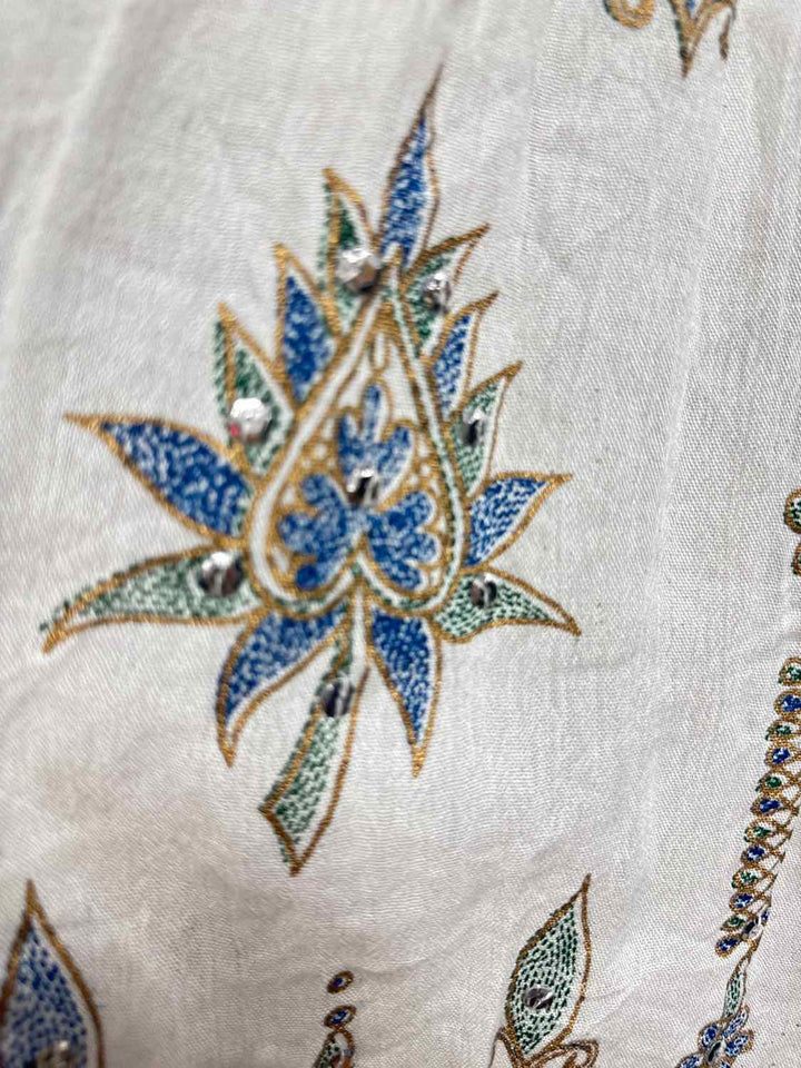 White Good Embroidered long skirt